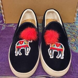 SOLUDOS Velvet Show Pony Sneaker size 8.5 NWT